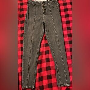 Woman’s Dark Gret Denim Jeans